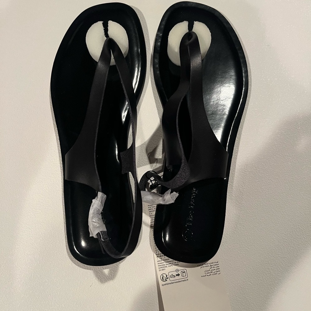 NIB The Drop Staples Vegan Leather Sandals/Flats – Round Toe size 10
